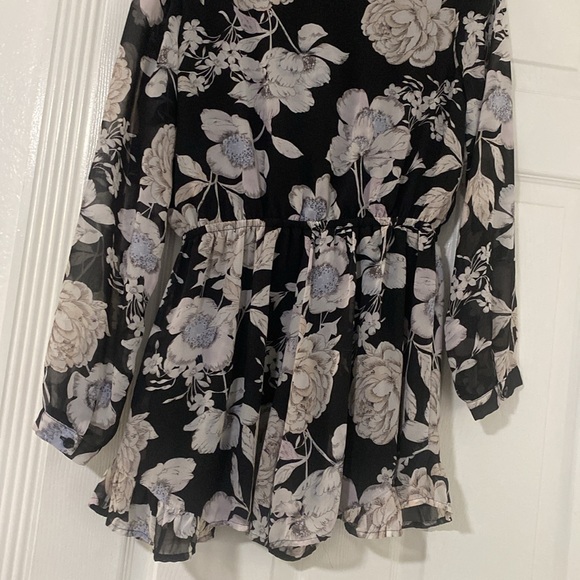 Floral Long Sleeve Romper - Picture 3 of 3